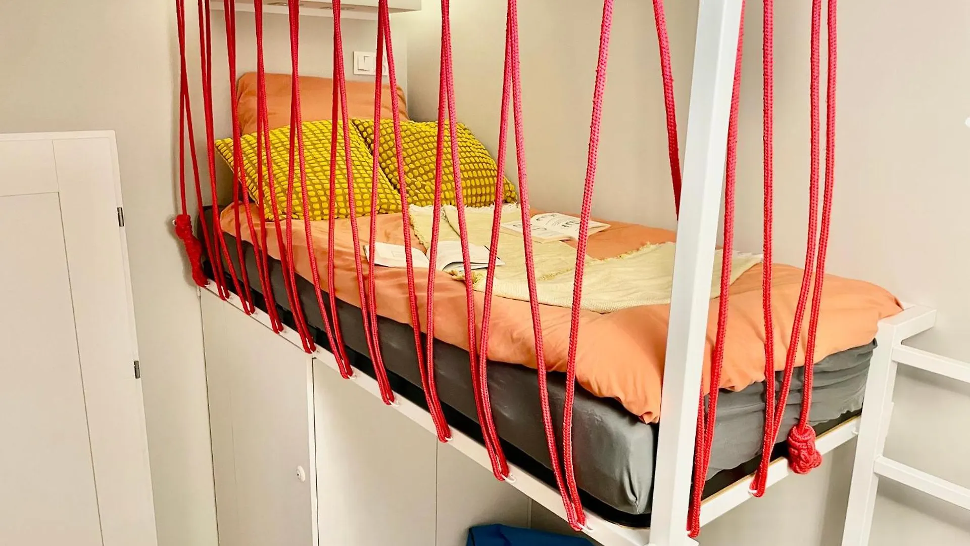Lejlighed Comfortable Apart, Old Town, Free Parking, Hanging Bed, Wi-Fi, Lift, Aircon,Self Check-In 24H, Stare Miasto, Winda, Nowy Budynek, Garaz 0 Zl, Klima Wrocław Polen